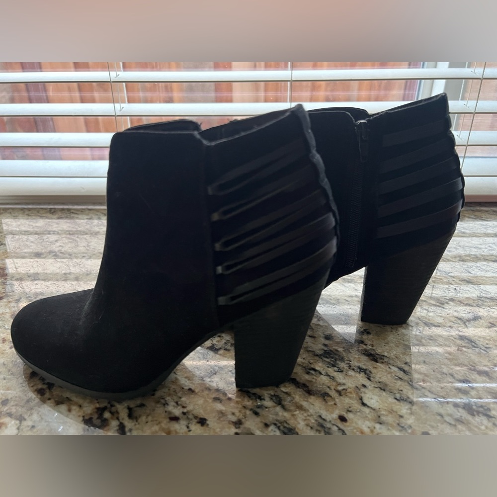 Carlos Santana Black Boots Size 9